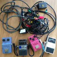 EZTV Ezra Tenenbaum’s pedalboard (or lack of thereof)