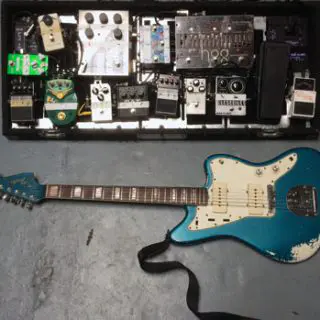 Lola Colt’s guitar pedals